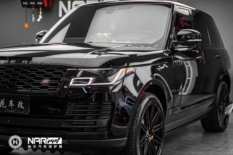 路虎攬勝裝貼納爾TPU亮黑漆面保護(hù)膜案例賞析