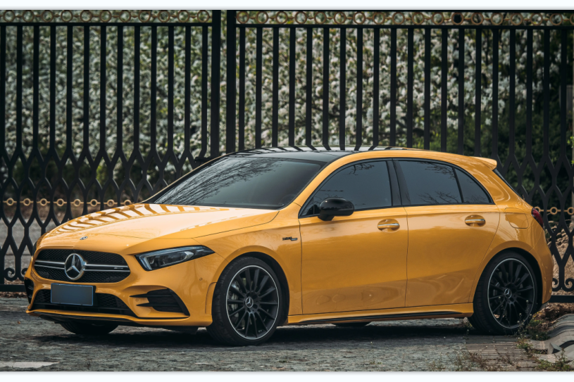 奔馳A35貼納爾隱形車衣,性能小鋼炮也要納爾好好保護